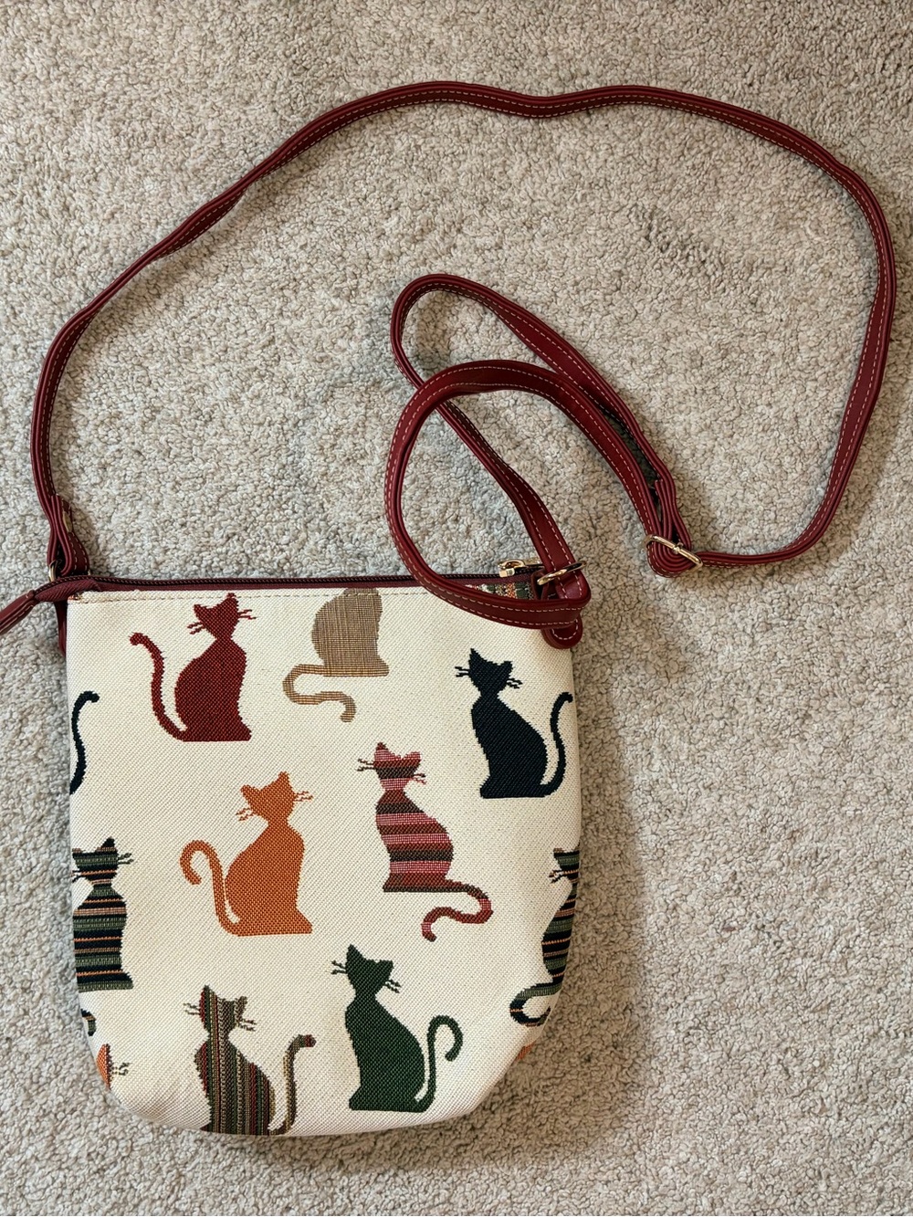 Women’s Cream Cat-Print Crossbody Bag with Red Trim